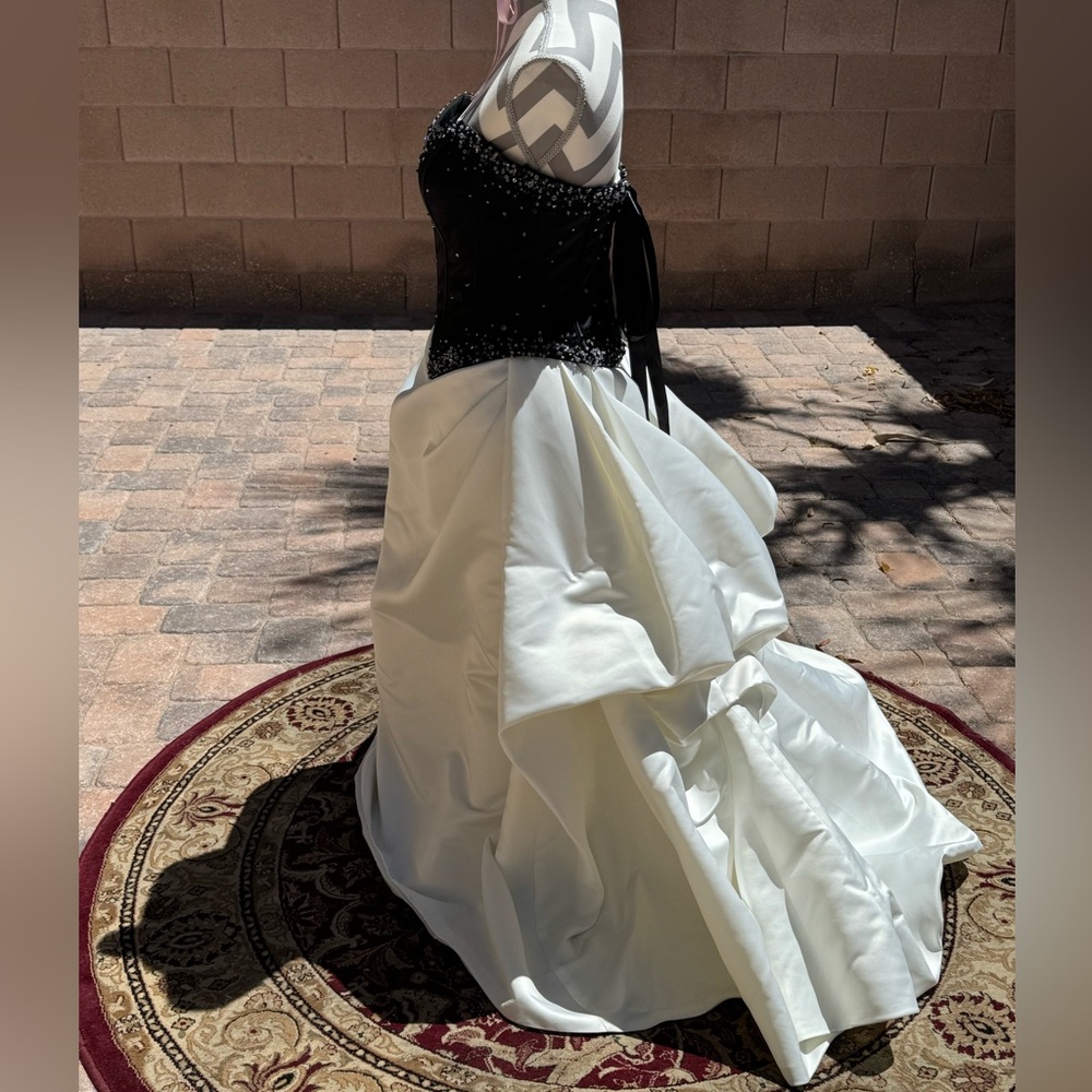 Wedding /Prom - Picture 4 of 17